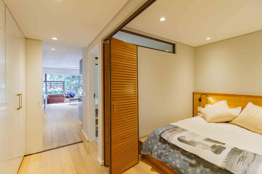 To Let 1 Bedroom Property for Rent in Sea Point Western Cape